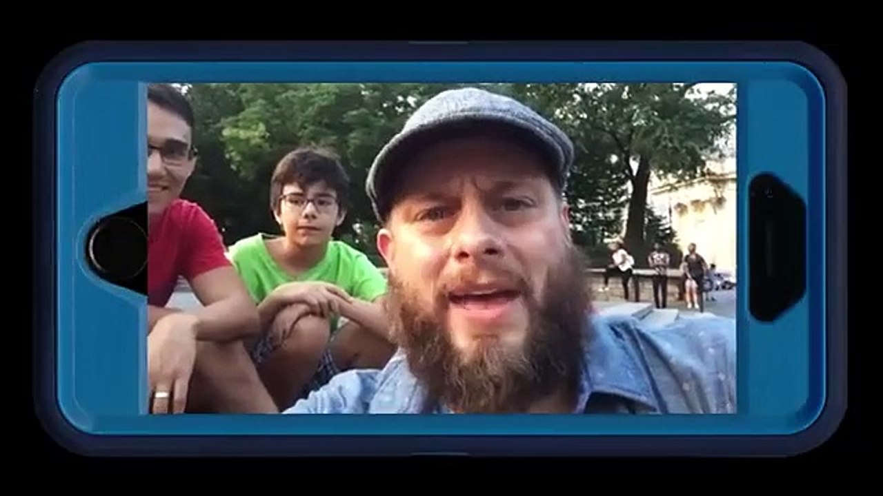 man who s able to talk backwards wows strangers on the streets