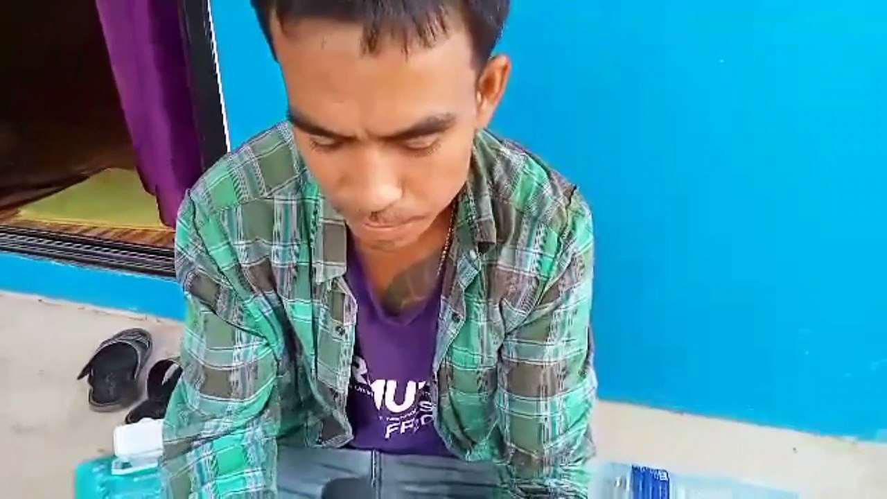 ปราจีนบุรี-สิบล้อบรรทุกทรายเสียหลักชนไฟฟ้ากjอนพ...