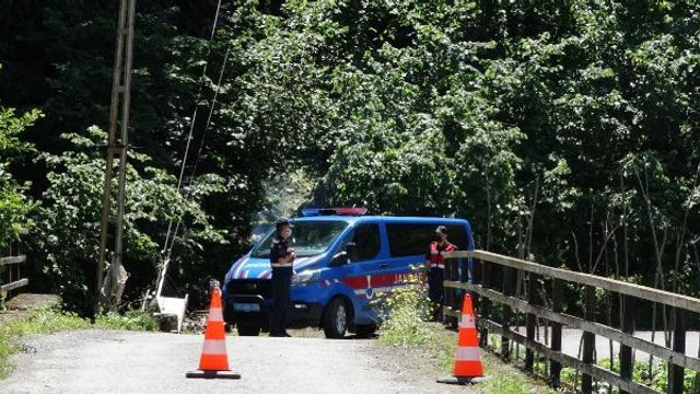 Toplu cenaze namazı sonrası mahalleye karantinaya alındı! Jandarma giriş çıkışları kapattı