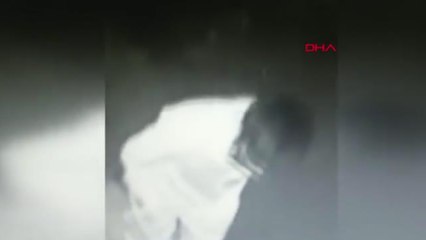 Son dakika haber: BAYRAMPAŞA'DA 5 HIRSIZLIK GERÇEKLEŞTİREN ŞÜPHELİ, KAMERADA