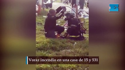 Voraz incendio en una casa de 15 y 531