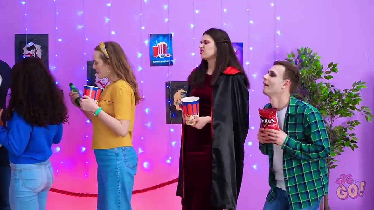 SHORT VAMPIRE AND TALL VAMPIRE || Cute And Funny Situation Vampires by 123 GO!