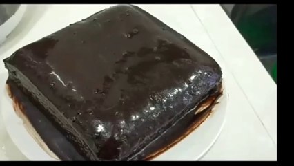 Kek Coklat Dengan Coklat Ganache