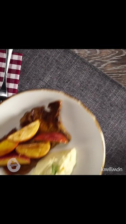 Pork Chops with Caramelized Apples