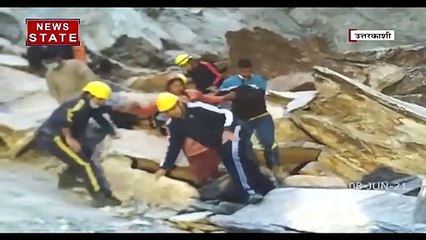 Uttarakhand : उत्तरकाशी के गंगोत्री हाइवे पर भूस्खलन, फंसे कई लोग, देखें रिपोर्ट