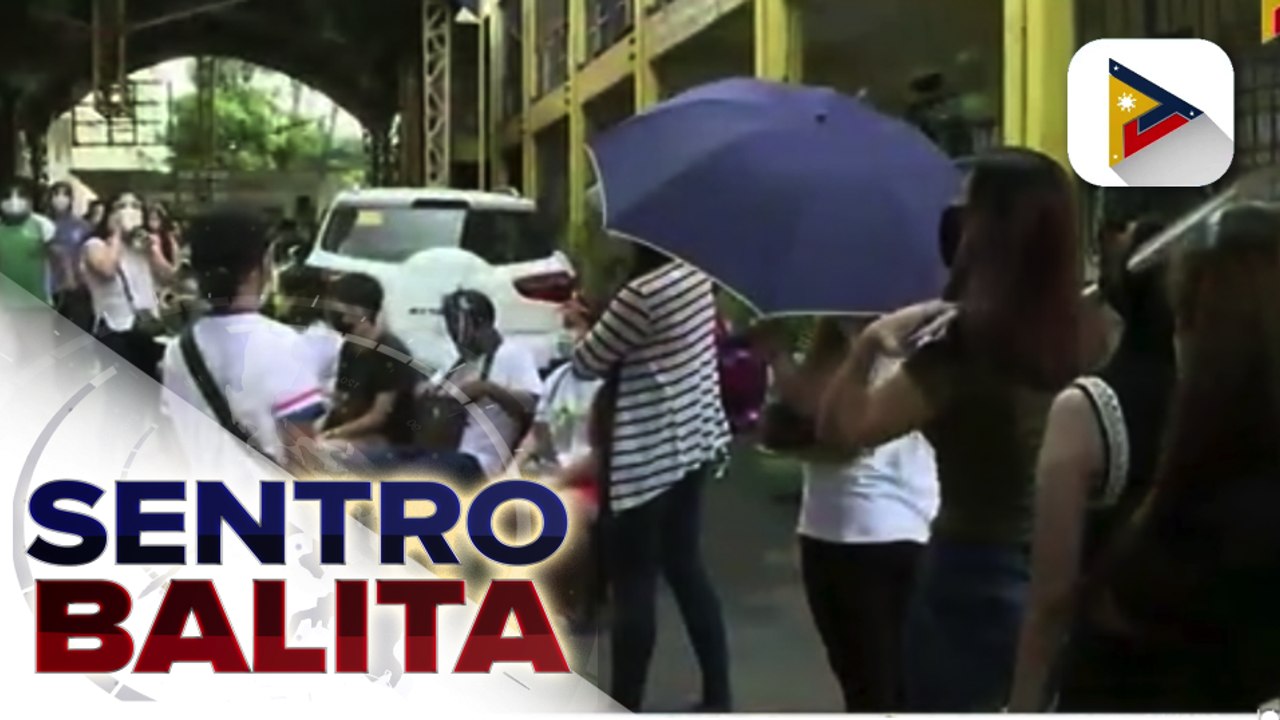 Ilang residente ng Caloocan na kabilang sa A4 priority group, maagang pumila para magpabakuna; pagbabakuna sa A1 hanggang A3 priority group sa Caloocan, patuloy