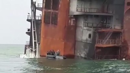 Prosigue la inspección del carguero con productos químicos incendiado frente a las costas de Sri Lanka