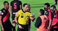 l'idée géniale d'un arbitre de foot pour limiter les contestations de joueur