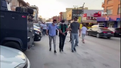 Hasımlarından korunmak için yeleğinin içine “çelik yelek” yerleştirmiş