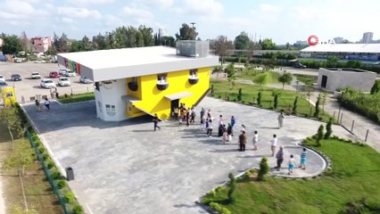 'Ters ev'e ziyaretçi akını