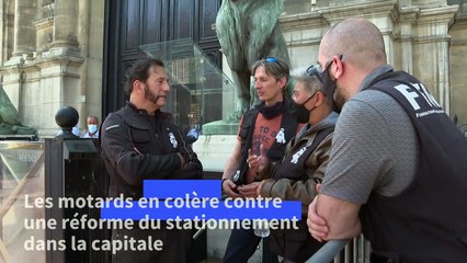 Stationnement payant à Paris pour les deux-roues: les motards en colère