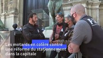 Stationnement payant à Paris pour les deux-roues: les motards en colère