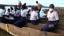 Kein Fluss kann sie aufhalten: Mit dem Kanu zur Schule