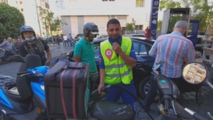 Colas kilométricas para repostar en Beirut en medio de creciente escasez