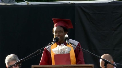 Harvard-Bound Grad Asks School To Give Her $40,000 Award To Someone Else