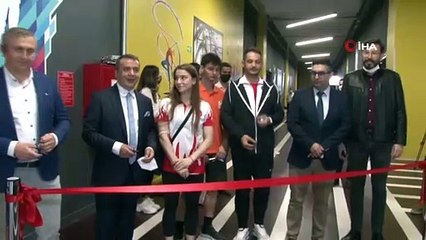 Dünya Şampiyonu Ayşe Begüm Onbaşı, adını üniversitesine yazdırdı