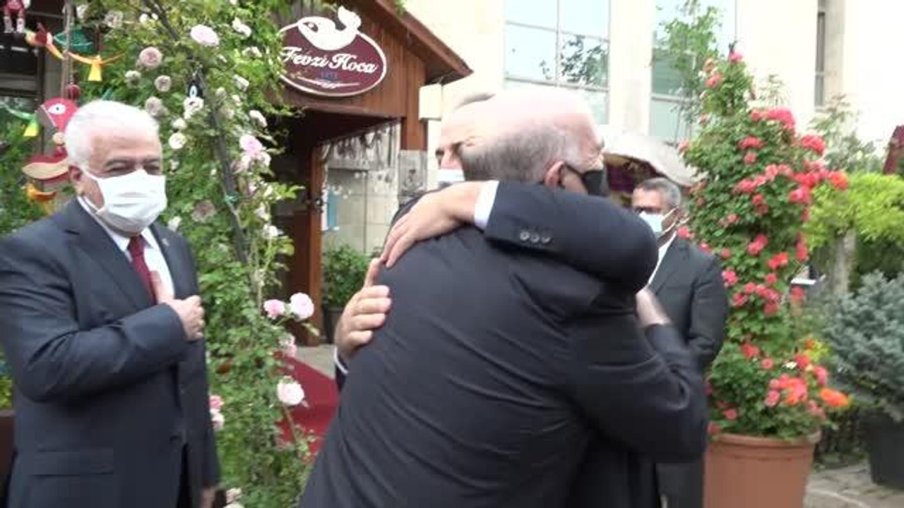 Çavuşoğlu, Türkiye-Azerbaycan Parlamentolar arası Dostluk Grubu Heyeti ile öğle yemeğinde buluştu