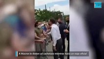A Macron le dieron un cachetazo mientras hacía un viaje oficial
