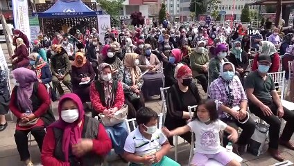 Belediye, köylü pazarındaki kadınların ürünlerini satın aldı