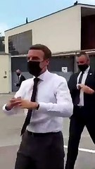 Emmanuel Macron giflé lors d'un déplacement dans la Drôme