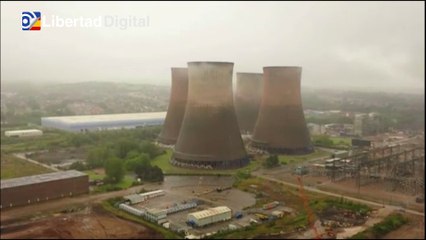 Espectacular demolición de 4 torres de una antigua estación eléctrica en Inglaterra