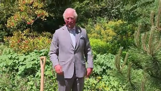 Prince Charles visits Oxford Botanic Garden on anniversary