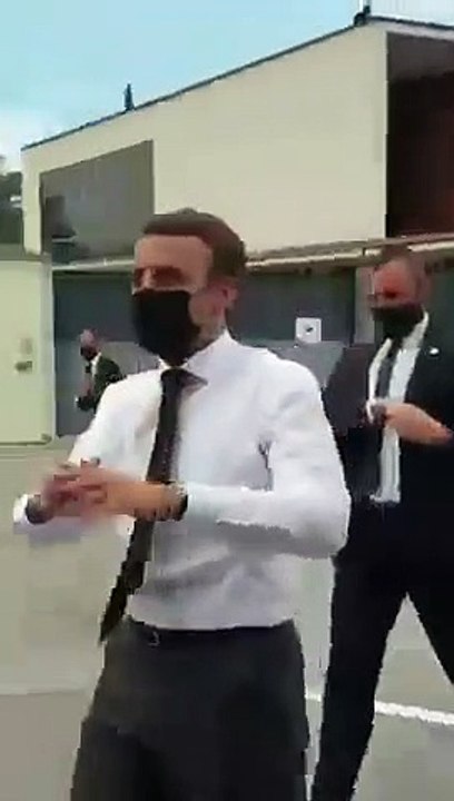 Le président Macron giflé lors d'un déplacement dans la Drôme