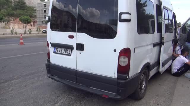 Sürücüsü dur ihtarına uymayan minibüsten 34 düzensiz göçmen çıktı