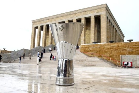 Euroleague ve Basketbol Süper Ligi şampiyonu Anadolu Efes, Anıtkabir'de