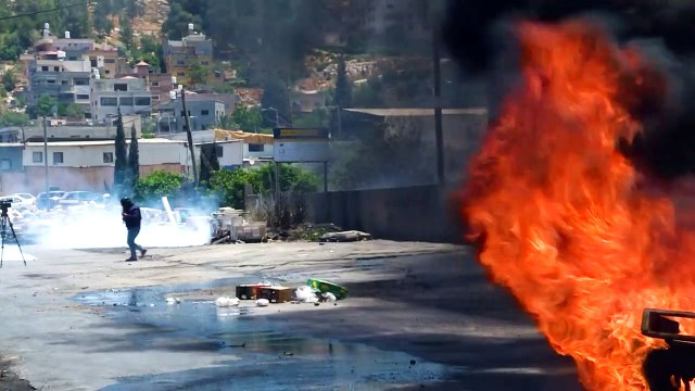 مواجهات بين الفلسطينيين والقوات الإسرائيلية بالقرب من قرية بيتا جنوب نابلس