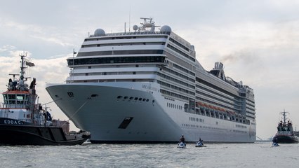 Mixed Reactions As Cruise Ships Returned to Venice's Canals Saturday