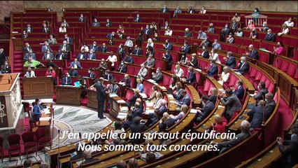 Macron giflé par un homme, la classe politique s'indigne