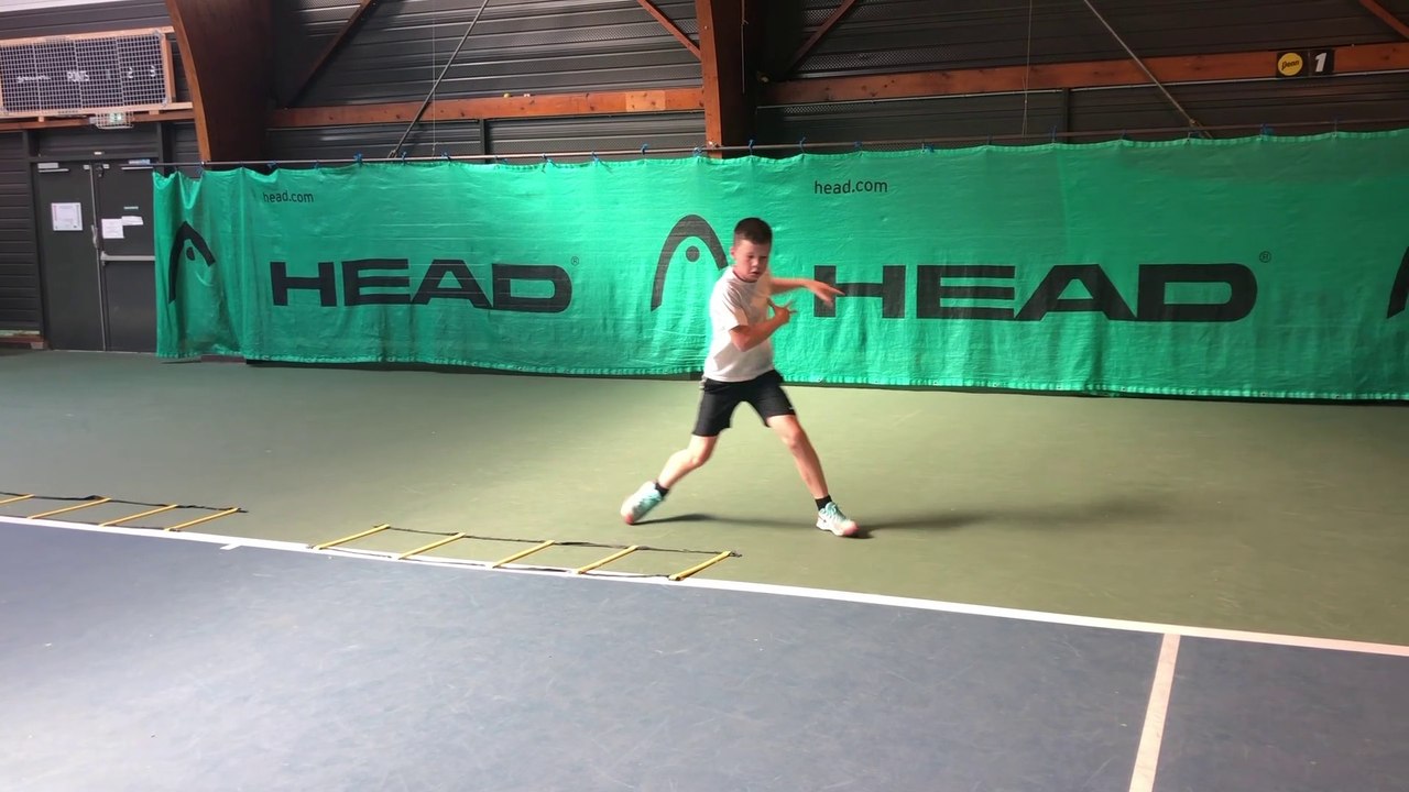 Qualité de pieds, appuis et adresse orientés tennis 10/11 ans