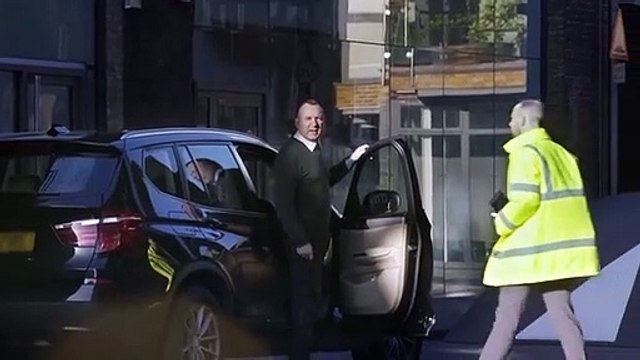 Range Rover Evoque Stunt – Speed Bump_HIGH