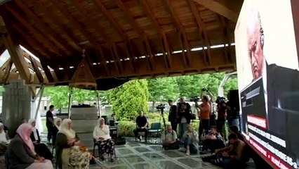 Celebração e negação após confirmação de perpétua para Ratko Mladić