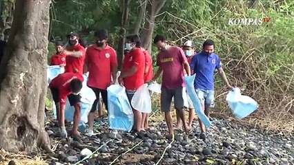 Kurangi Sampah, Selamatkan Laut Indonesia - Terbenam Di Lautan Sampah - BERKAS KOMPAS (3)