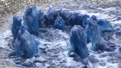 Rögardan taşan mavi su, ilçe sakinlerini tedirgin etti