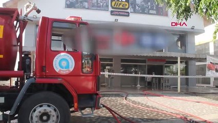ANTALYA MANAVGAT'TA ZİNCİR MARKET ŞUBESİNDE YANGIN