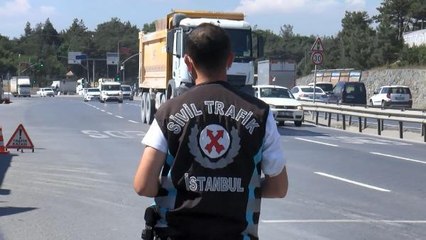 ARNAVUTKÖY'DE HAFRİYAT KAMYONLARI DENETLENDİ