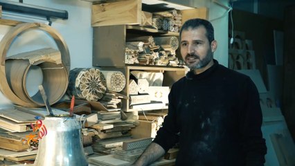 رغم اللجوء.. فنان موازييك سوري يصر على ممارسة حرفته