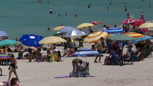 İZMİR - Kovid-19 sayılarındaki düşüş ve aşılamadaki artış Çeşme turizmini hareketlendirdi