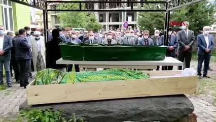 KARS ASKERİ ARACIN DEVRİLDİĞİ KAZADA ÖLEN 2 KARDEŞ, TOPRAĞA VERİLDİ