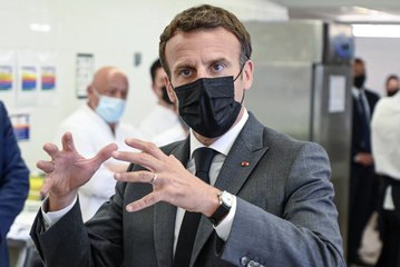 “Inadmissible”, “solidaire avec le président” : les politiques réagissent après la gifle reçue par Macron