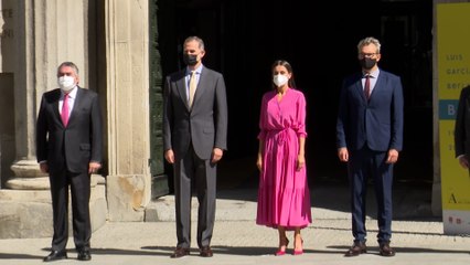 La Reina Letizia se rinde al rosa, su nuevo color fetiche