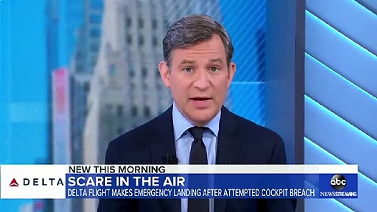 Un passager sur un vol des lignes intérieures américaines a tenté de forcer l'entrée du cockpit avant d'être neutralisé par un autre passager et des membres d'équipage