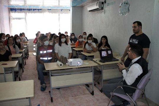 Silopi'de köy kadınlarına yönelik Kadına yönelik şiddetle mücadele semineri düzenlendi