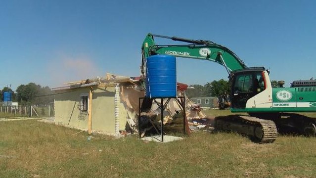 ÇATALCA'DA HAZİNE ARAZİLERİNE YAPILAN KAÇAK EVLER YIKILDI