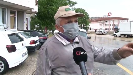 Başkent'te sağanak yağmur araçları sürükledi