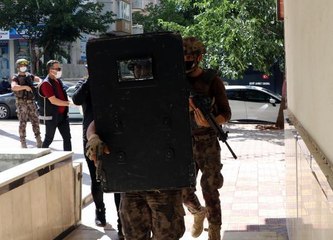 Son dakika haberi | GAZİANTEP'TE, 600 POLİSLE 9 SAATLİK UYUŞTURUCU OPERASYONU BAŞLADI