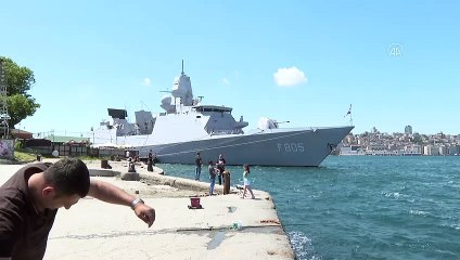 İSTANBUL - İngiliz Kraliyet Donanması'na ait savaş gemisi Sarayburnu'na demirledi